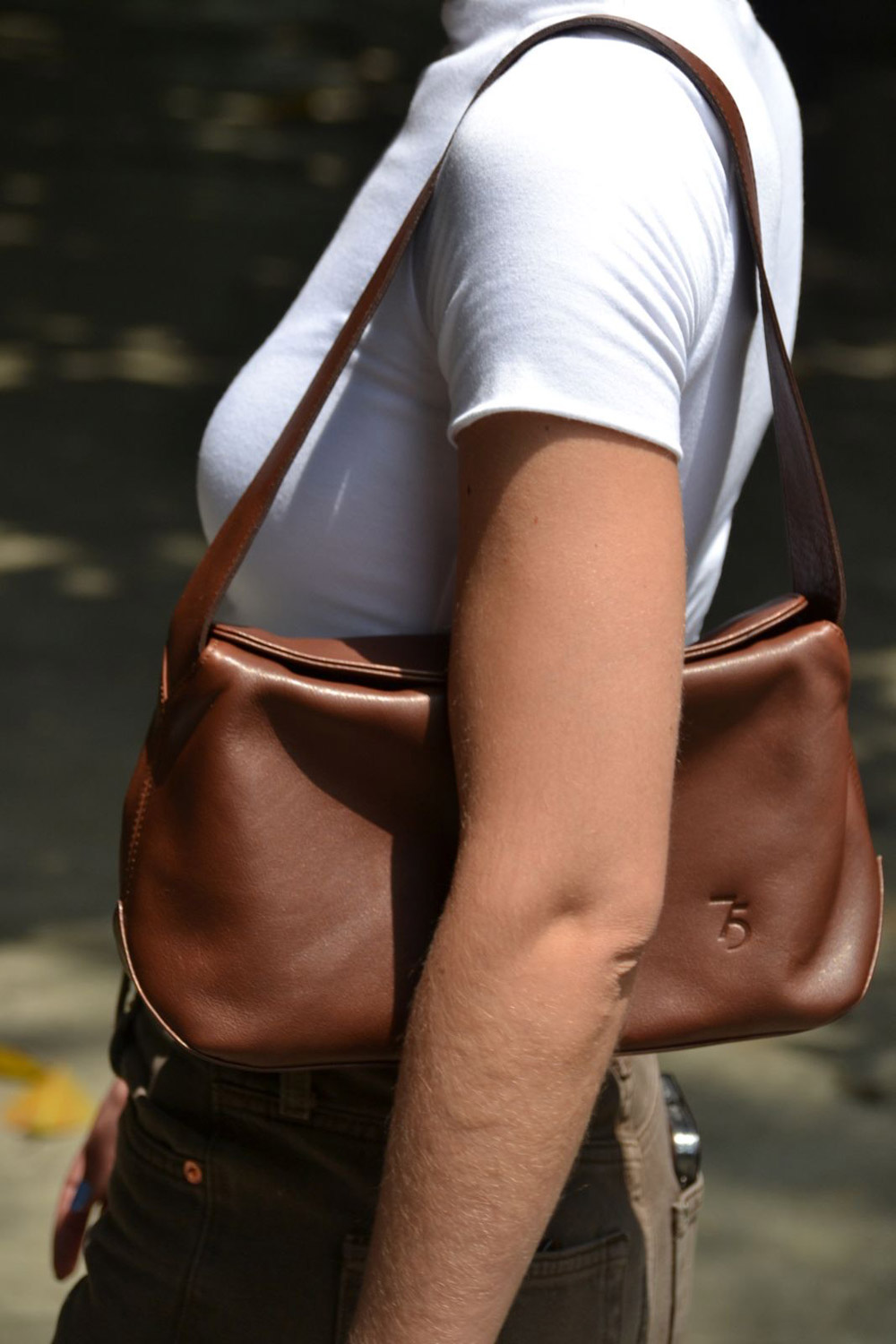 75 The Brand - Bolsa de Piel Medium Bag - Color Café